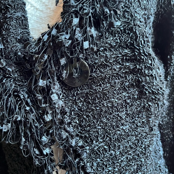 Fashion fringed details black sweater - Picture 5 of 9